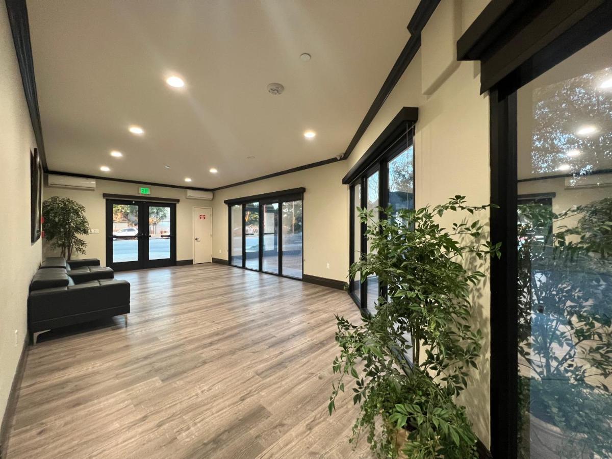 Aspire Inn & Suites אורנג' מראה חיצוני תמונה